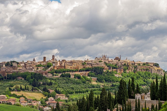 Shall we visit Orvieto in the Umbria Region?