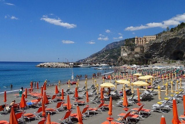 When is the best time to travel to the Amalfi Coast?
