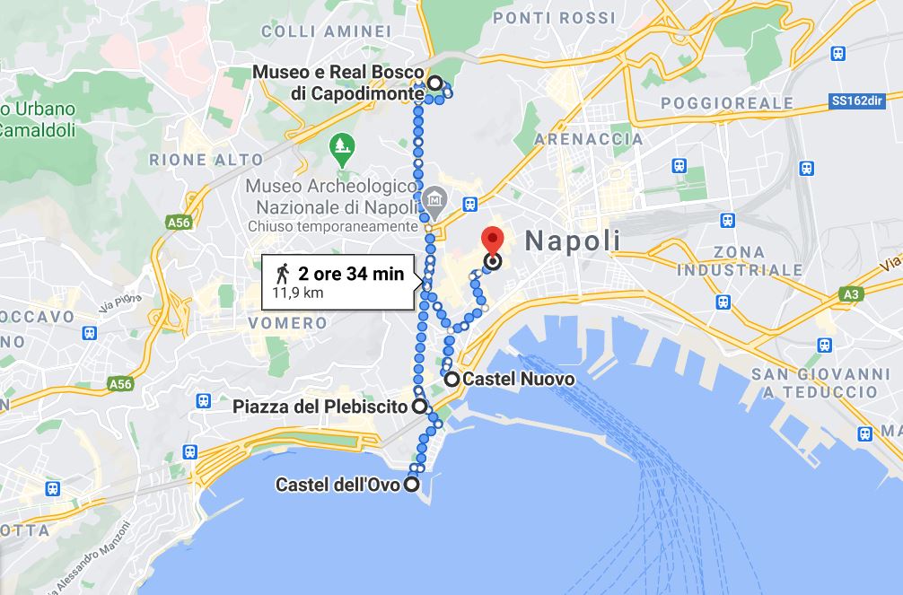 What are the main monuments in Naples?
